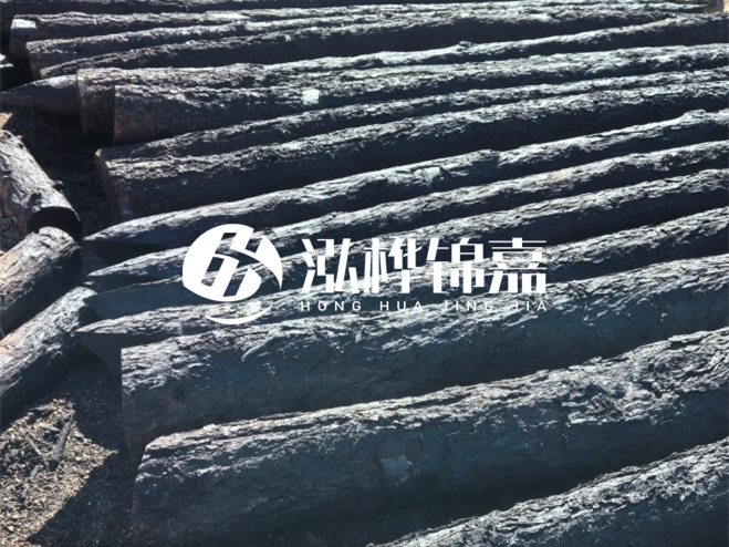經(jīng)過(guò)防腐處理的松木樁價(jià)格貴多少?炭化處理的松木樁貴多少?
