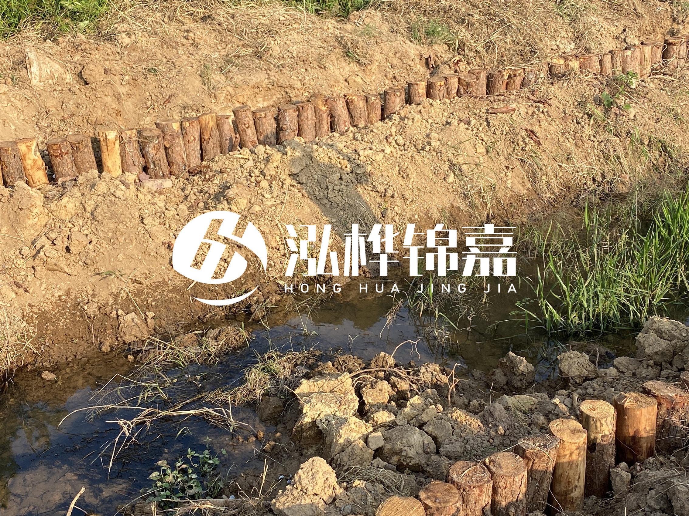 防汛木樁價(jià)格中的施工費(fèi)如何計(jì)算？水下打樁和陸地打樁費(fèi)用差異？