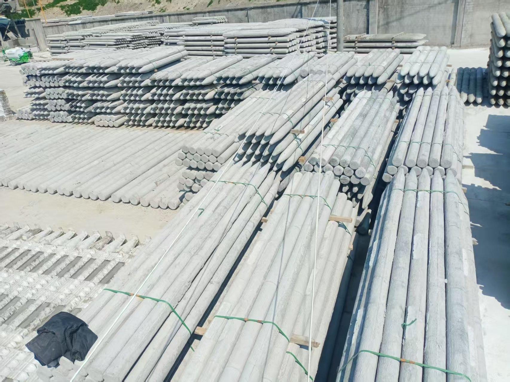 水泥樁廠家泓樺錦嘉 - 水泥樁和木樁哪個(gè)更經(jīng)濟(jì)??